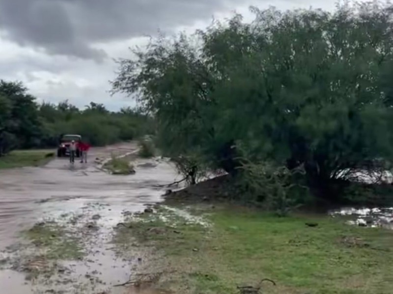 Lluvias dejan sin luz a más de 10 comunidades rurales en Durango