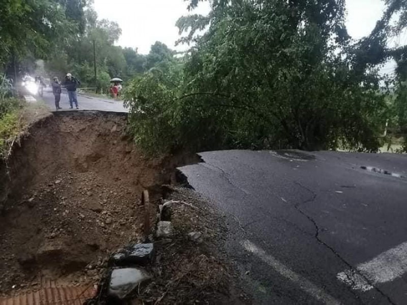 Lluvias derriban puente de Misantla; no hay paso hacia Martínez