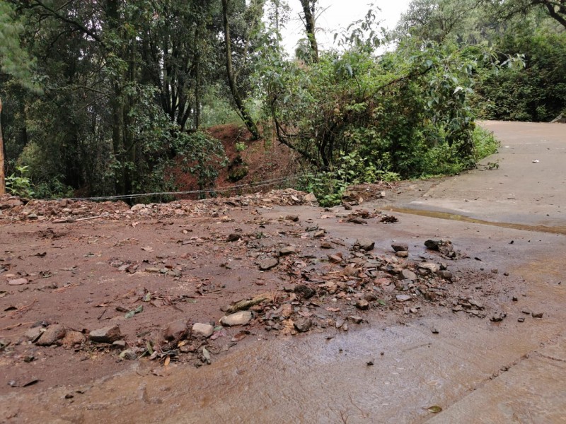 Lluvias destrozan camino a San Antonio del Rincón
