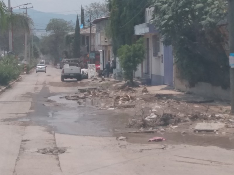 Lluvias destrozan la avenida Las Palmas