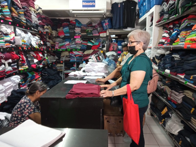 Lluvias en Ahome retrasan canje de uniformes y útiles escolares