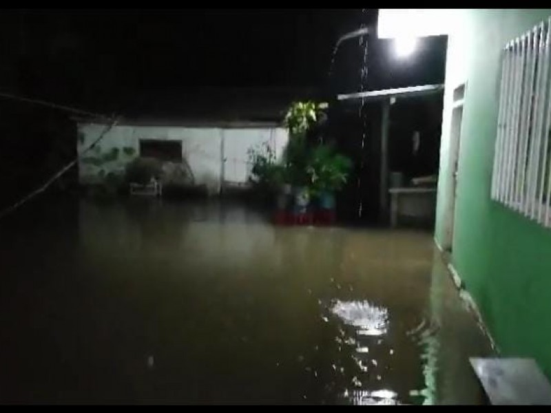 Lluvias generan inundaciones en 68 viviendas de Oaxaca