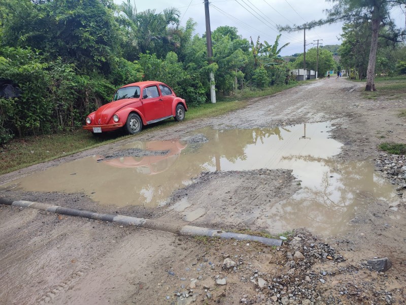 Lluvias generan problemas en calles de Zapote Domingo