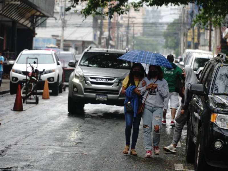 Lluvias intensas y calor extremo azotan gran parte de México