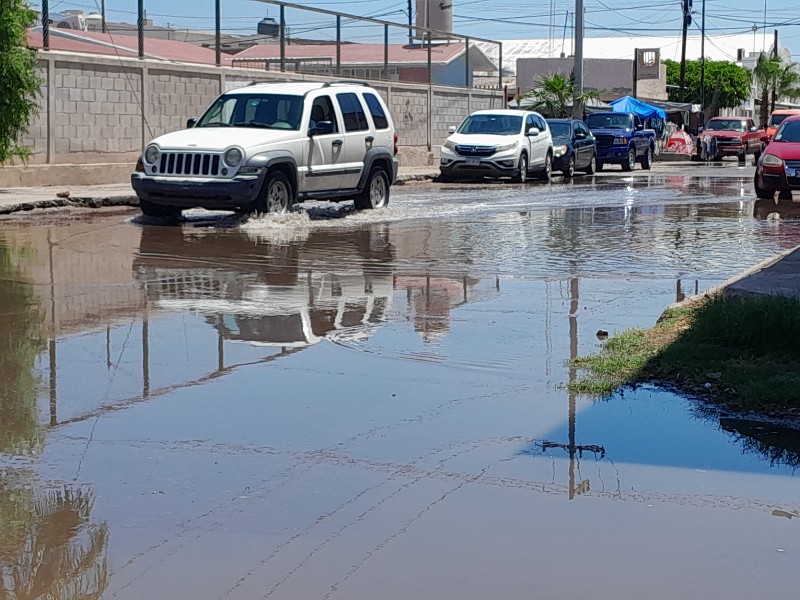 Lluvias intensifican derrames de agua negras en el centro de la ciudad
