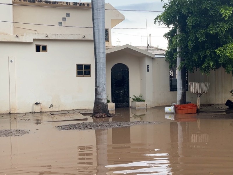 LLuvias inundan viviendas en Guasave; temen mayores afectaciones
