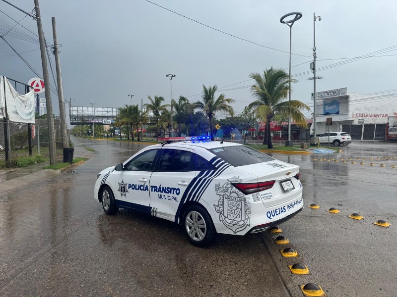 Lluvias Matutinas Generan Corte Vial en Mazatlán