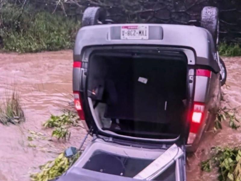 Lluvias ponen en riesgo a conductores en carretera de Zacatlán-Huachinango