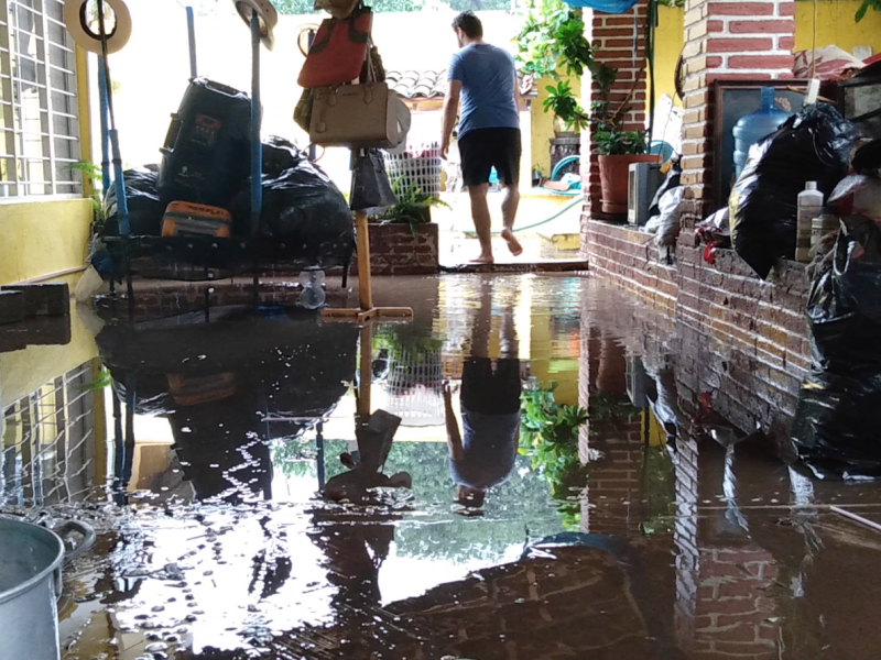 Lluvias por “Narda”, inundan casas en El Coacoyul