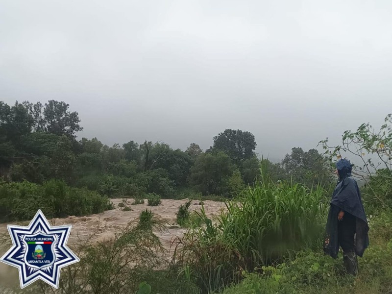 Lluvias provocan cierre total en carretera Misantla–Martínez de la Torre