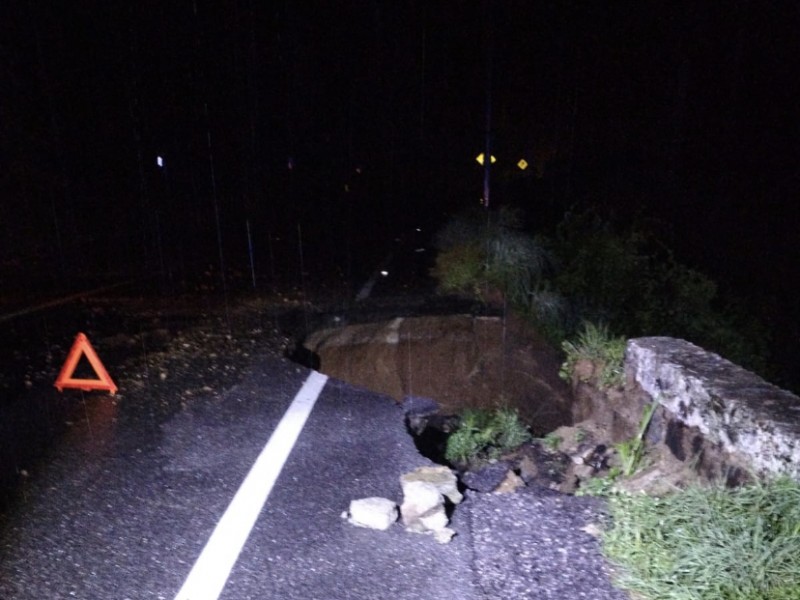 Lluvias provocan daños en Costa Grande y Costa Chica