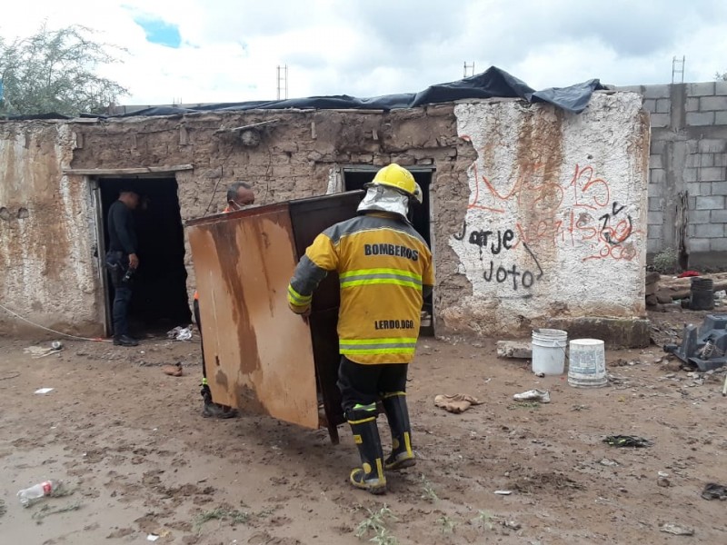 Lluvias provocan derrumbe de viviendas en comunidades de Lerdo