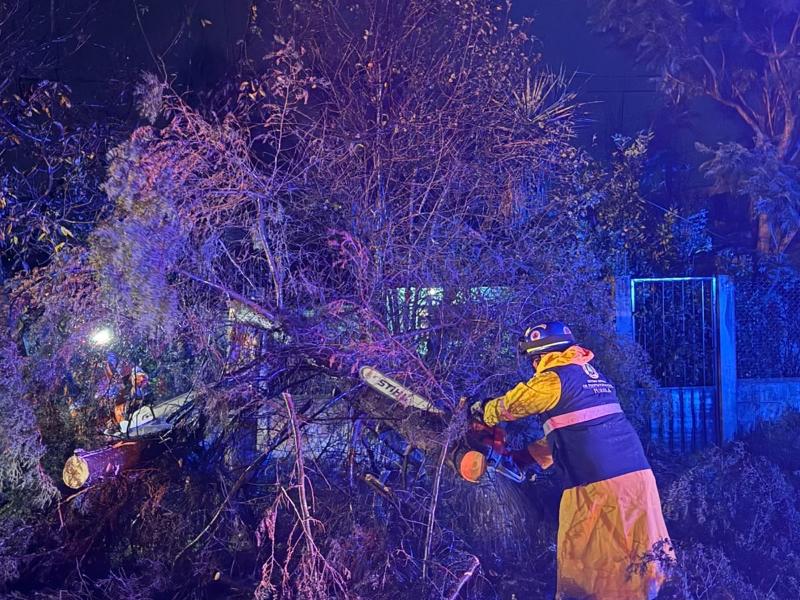 Lluvias provocan derrumbes y daños carreteros en municipios de Puebla