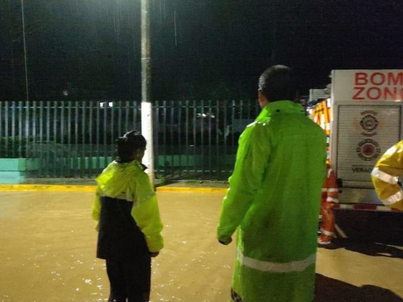 Lluvias provocan desbordamiento de afluentes en Zongolica