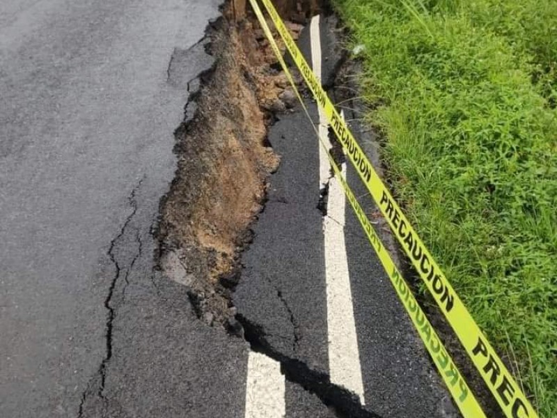 Lluvias provocan desbordamiento en carretera Cuetzalan-Zacapoaxtla