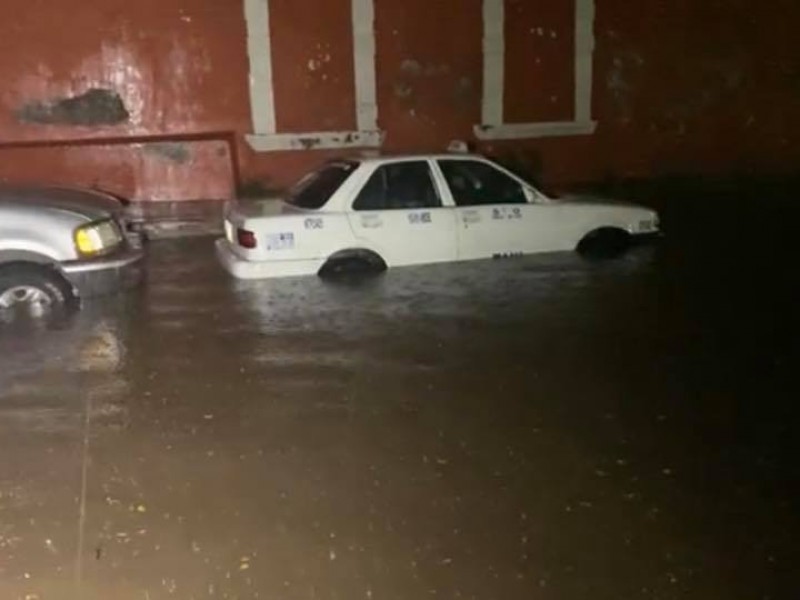 Lluvias provocaron inundaciones en Ahuacatlán