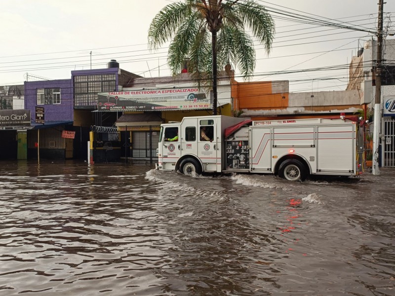 Lluvias provocaron inundaciones en colonias de Tlajomulco