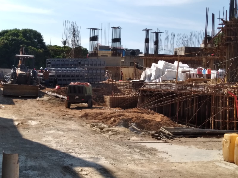 Lluvias retrasan obras de construcción del palacio municipal, avanza 40%