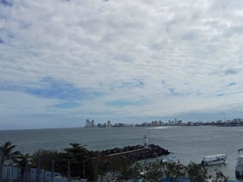 Lluvias y viento persistirán este martes en la conurbación Veracruz–Boca del Río