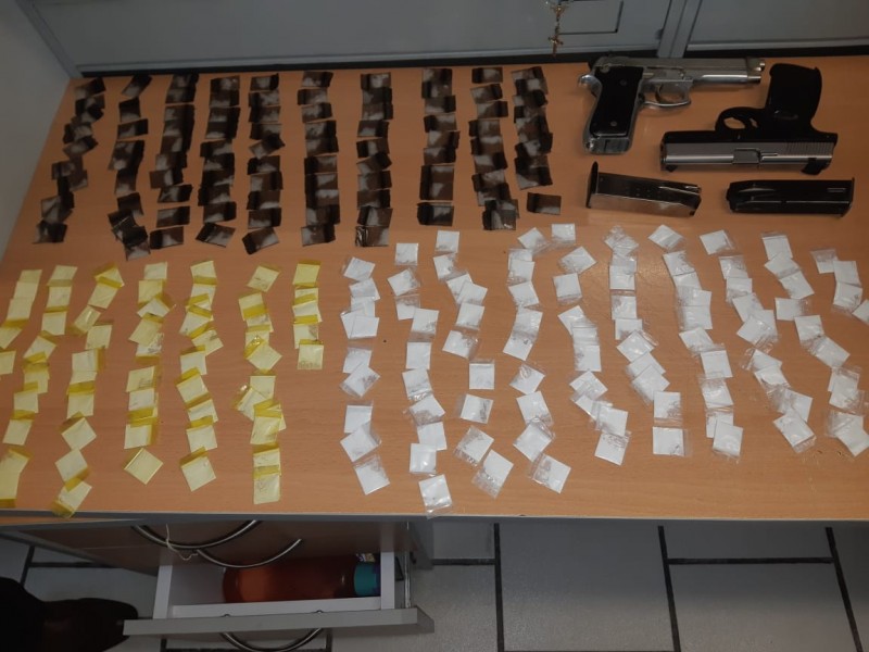 Lo detienen con armas y droga en MiguelAuza