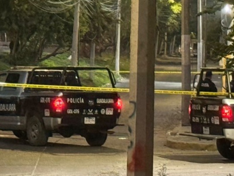 Localizan a hombre en condición de calle sin vida