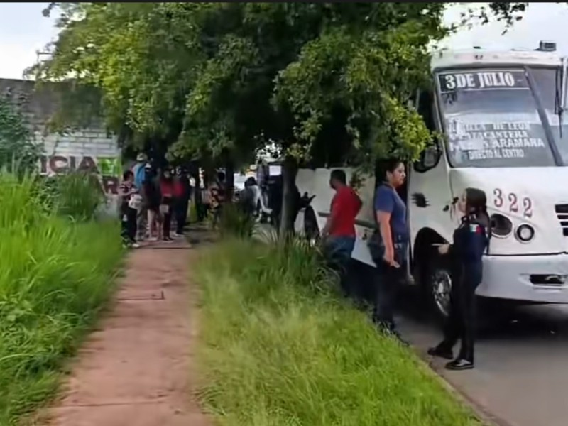 Localizan a mujer golpeada y con manos quemadas en camión de Tepic