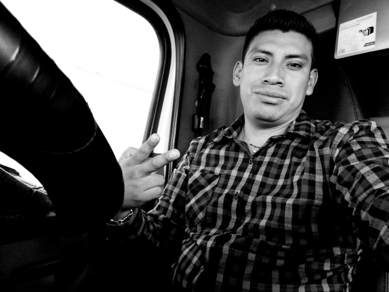 Localizan a operador de tráiler sin vida