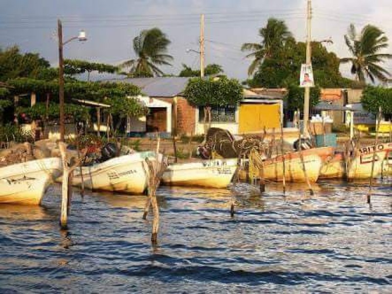 Localizan a pescadores en altamar.