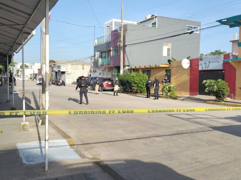Localizan cabeza de cerdo con mensajes amenazantes en Coatzacoalcos