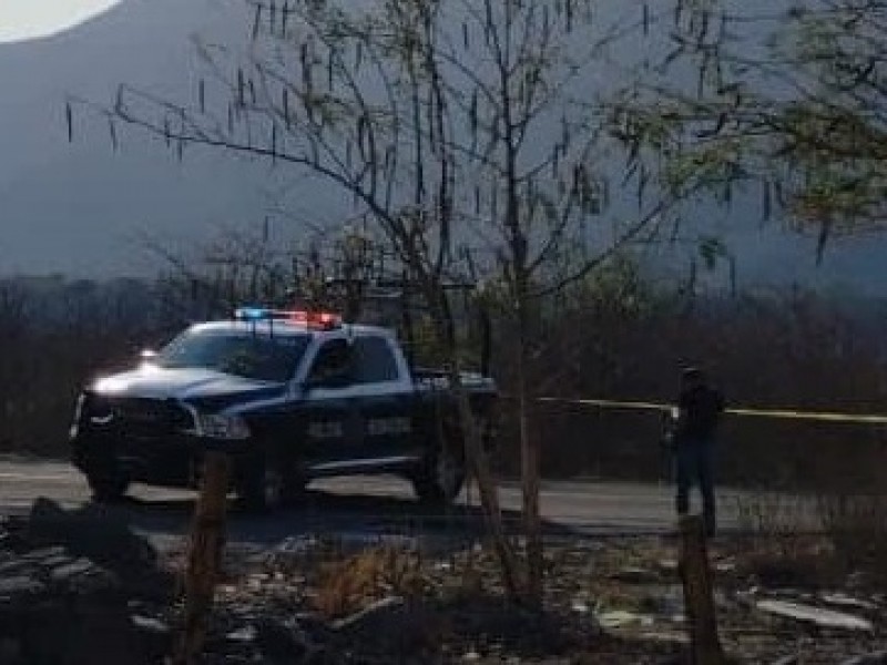 Localizan cadáver de un hombre en carretera Villa de Álvarez-Minatitlán