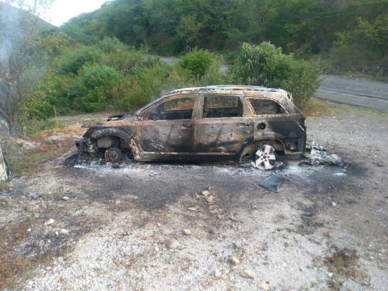 Localizan camioneta calcinada en Guienagati