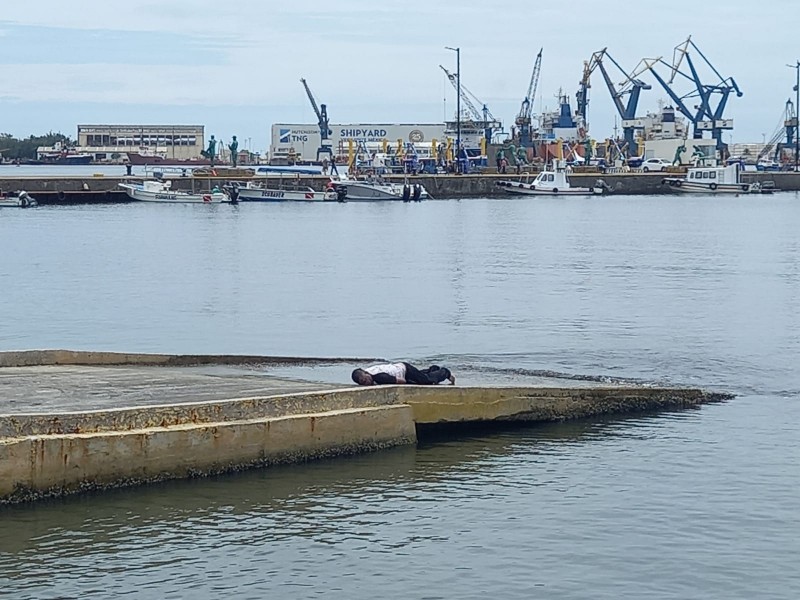 Localizan cuerpo de un hombre en muelle de Veracruz