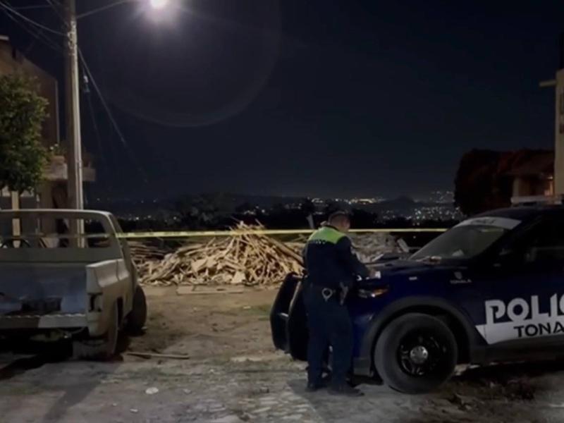 Localizan cuerpo debajo de un colchón en terreno baldío de Tonalá