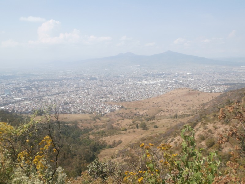 Localizan cuerpo desmembrado en Cerro del Punhuato