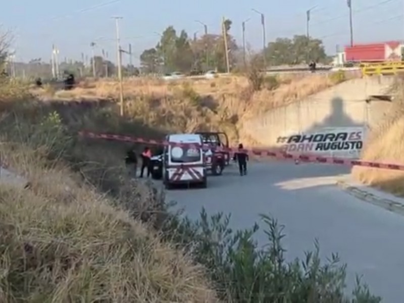 Localizan cuerpo embolsado en Flor del Bosque