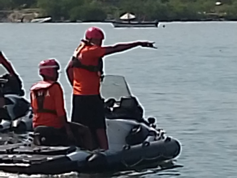 Localizan cuerpo flotando en embarcadero de la Isla de la piedra