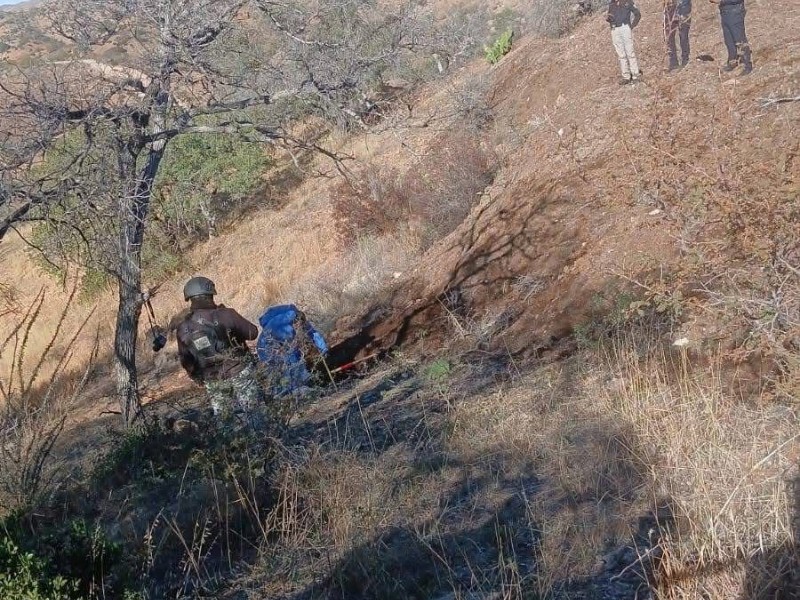 LOCALIZAN FOSA CON RESTOS HUMANOS DURANTE JORNADA DE BÚSQUEDA EN PUEBLITOS