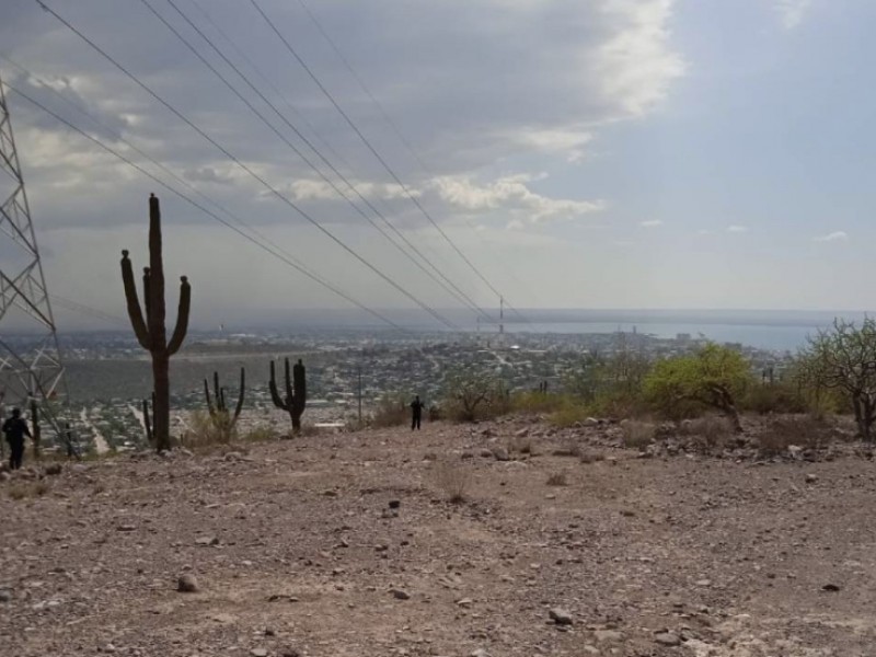 Localizan persona sin vida sobre una antena en La Paz