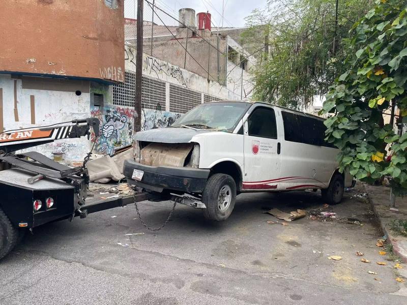 Localizan vehículo oficial de Zacatecas abandonado en Guadalajara