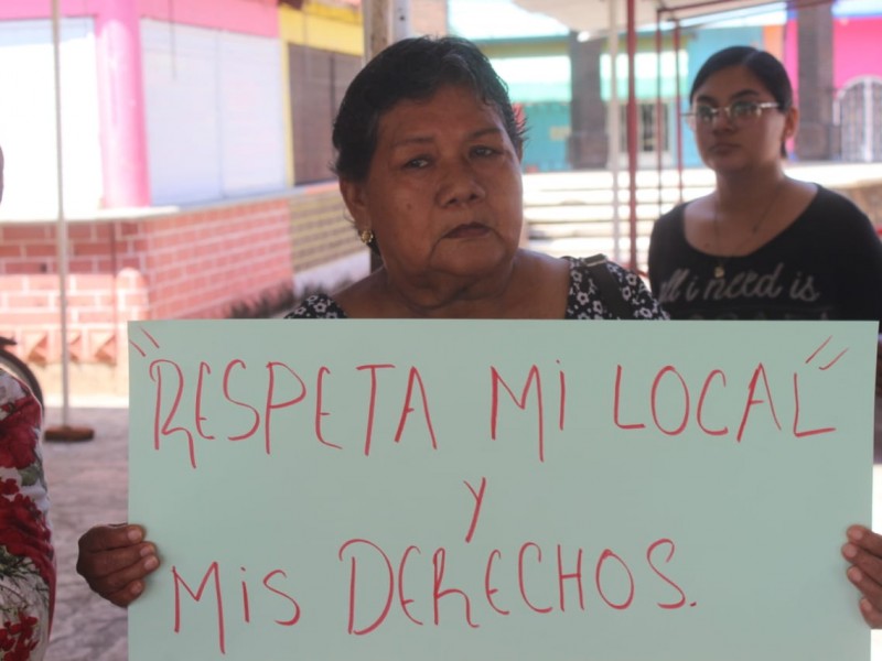 Locatarias se niegan a la remodelación del parque de Parroquia