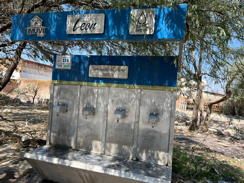 Locatarios de San Juan de Abajo siguen sin agua potable