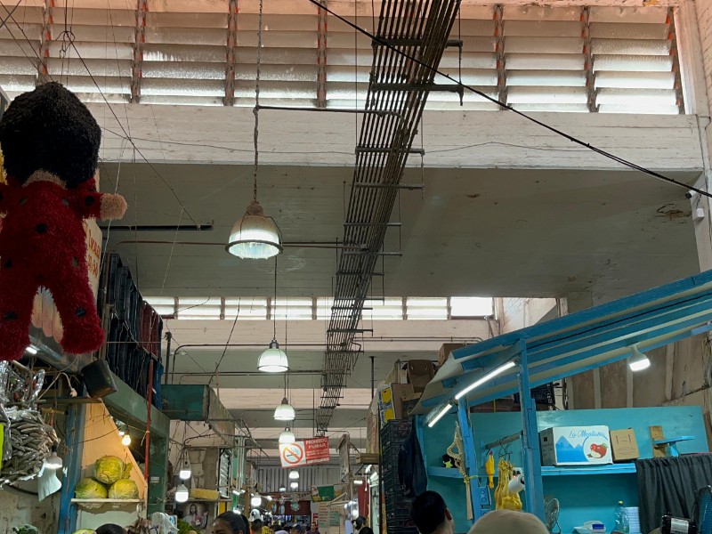 Locatarios del mercado Enrique Rodríguez Cano enfrentan fallas eléctricas por altas temperaturas
