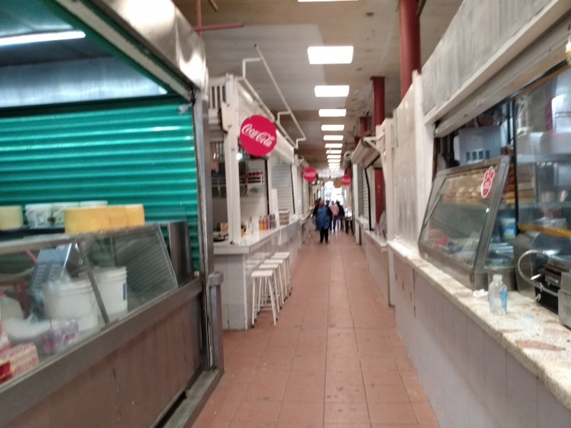 Locatarios del mercado Zaragoza reducen días de trabajo