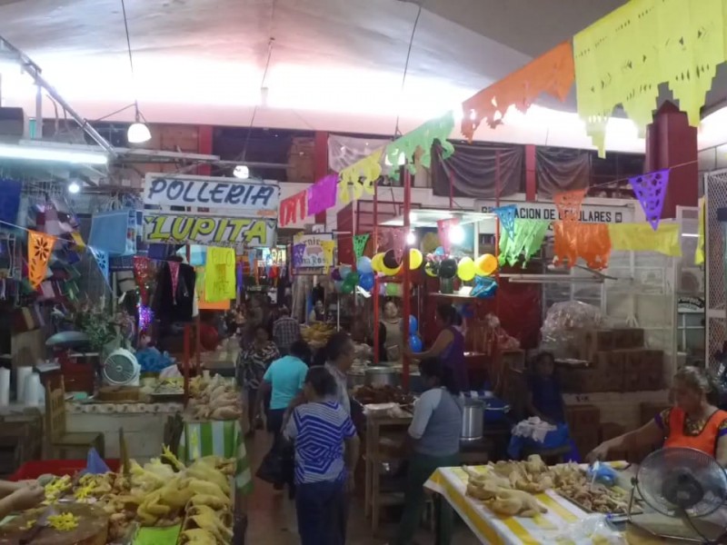 Locatarios de Tehuantepec festejan su día