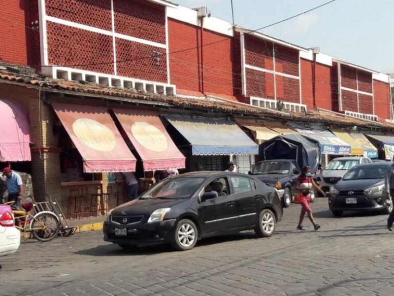 Locatarios se declaran inconformes por condiciones del mercado en Tehuantepec