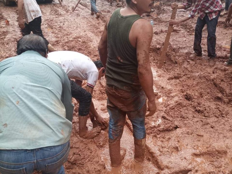 Lodazera de caminos en zona rural de Atoyac