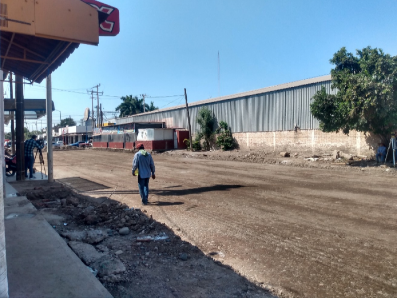 Logran acuerdos con comerciante establecido en banqueta de Estación Bamoa