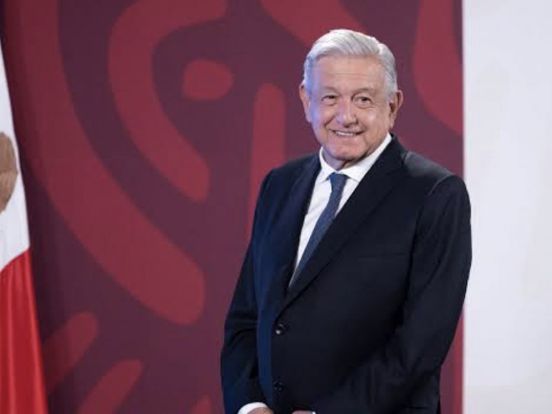 López Obrador acusa al INE de ocultar encuesta