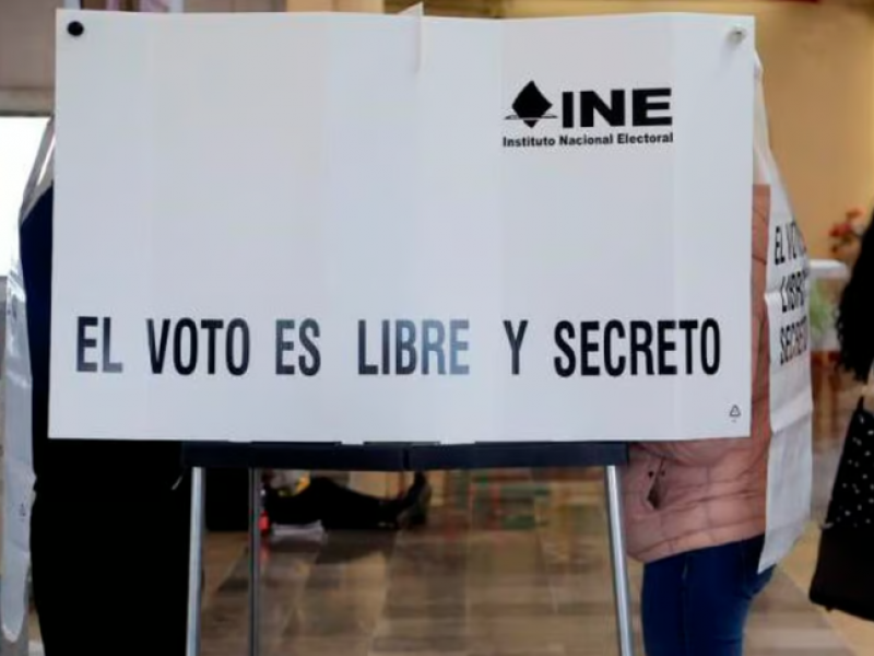 López Obrador se compromete a respetar el voto ciudadano