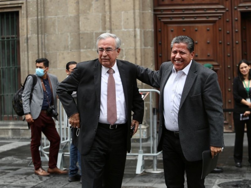 López Obrador se reúne con gobernadores en Palacio Nacional